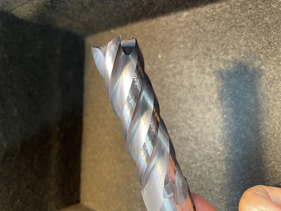 摩耗したエンドミルの再研磨