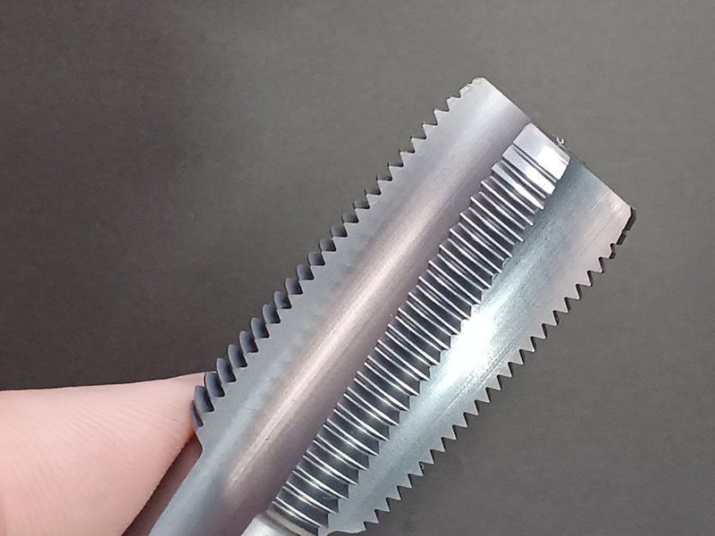切れが落ちたM20×1.5タップを、食付き形状の再現で再生